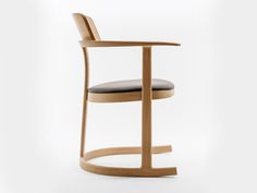 Bodleian Libraries Chair is Isokon Plus’s most recent collaboration with designers Edward Barber and Jay Osgerby.